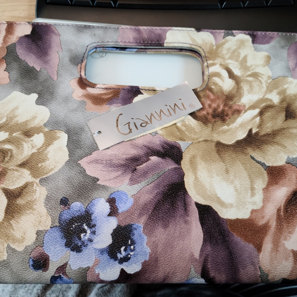 Giannini Asst Flower Clutch Purse 9" x 15.5"